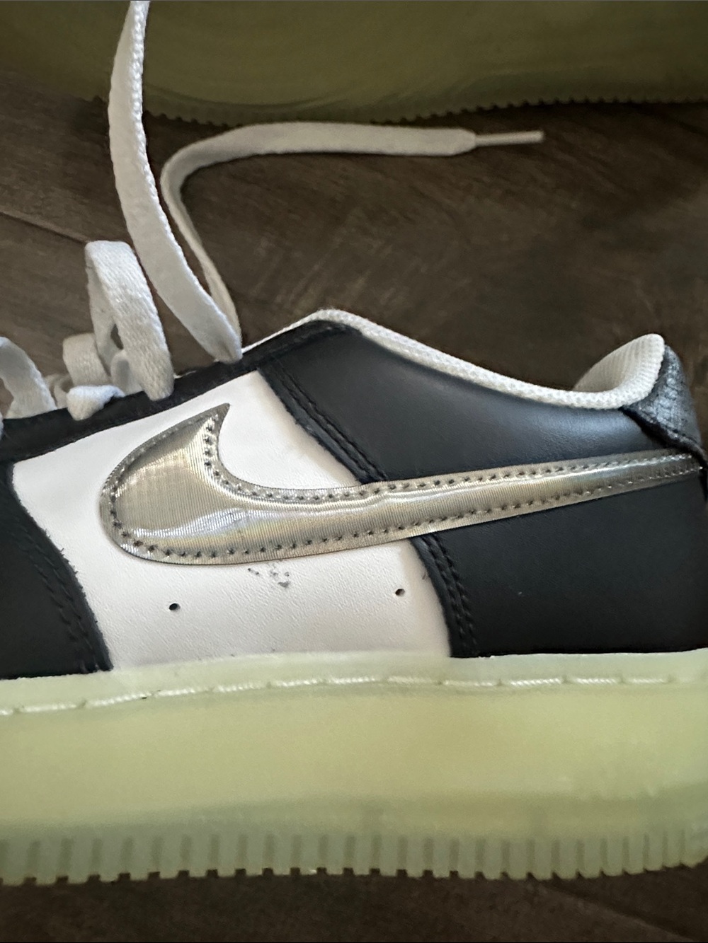 Nike Air Force 1LV8 size 6.5 - Picture 2 of 7